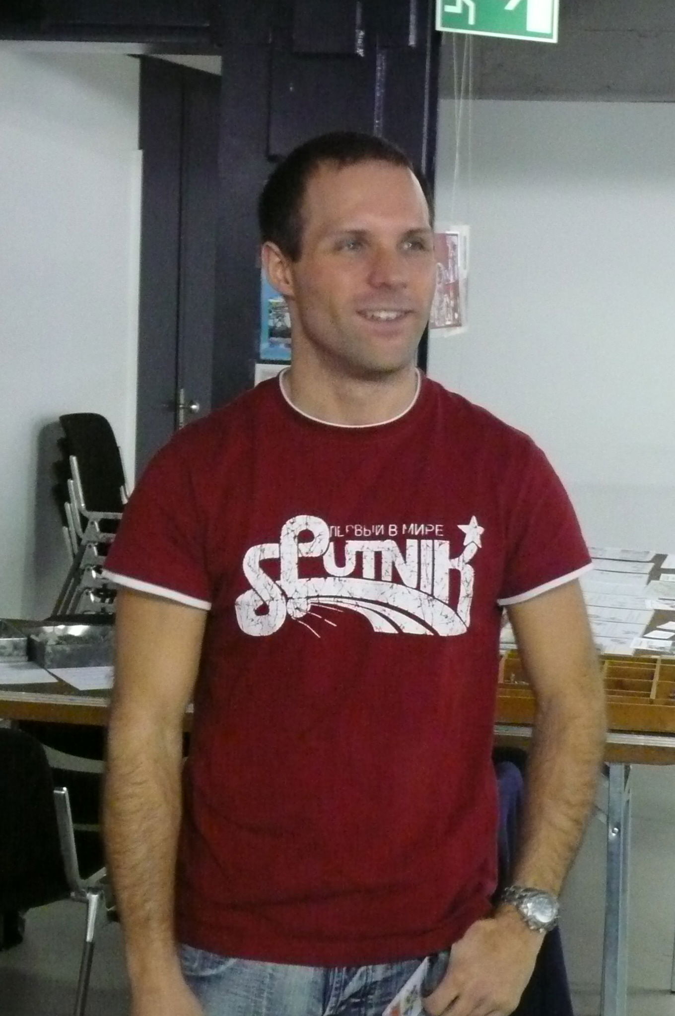 Membres de l'association et invités sur les stands