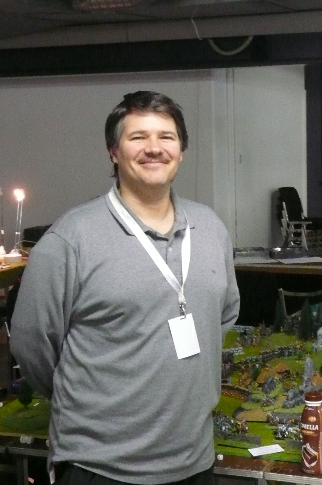 Membres de l'association et invités sur les stands