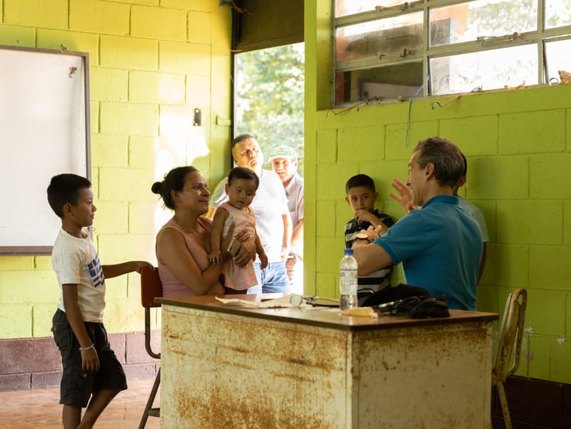 2. Atención Médica en las aldeas de Guayabales y Chanlapa