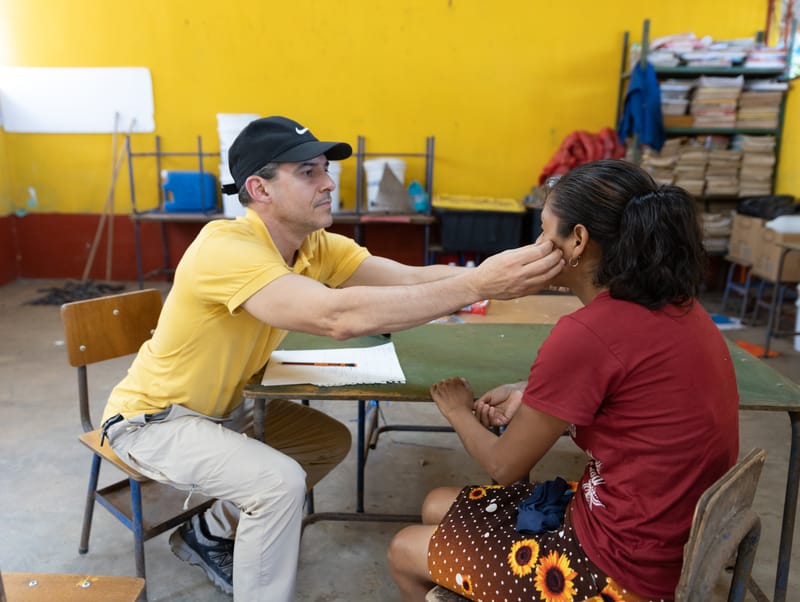 2. Atención Médica en las aldeas de Guayabales y Chanlapa