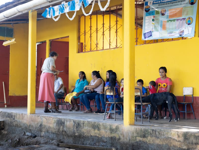 2. Atención Médica en las aldeas de Guayabales y Chanlapa