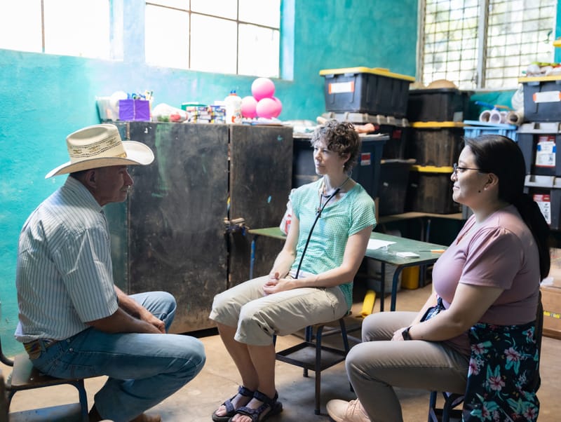 2. Atención Médica en las aldeas de Guayabales y Chanlapa
