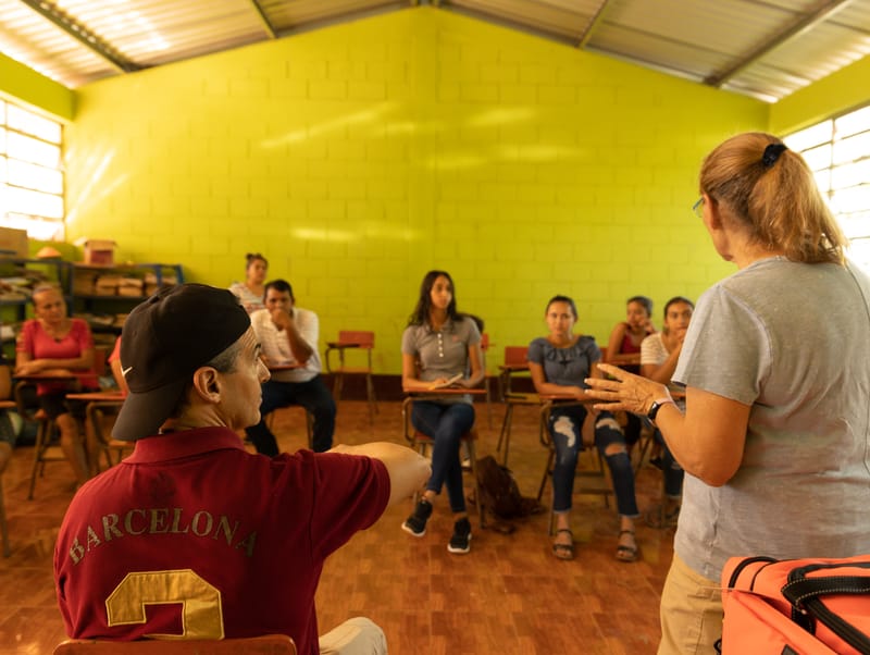 3. Entrenamiento para Primeros Auxilios y CPR. Y otras ayudas
