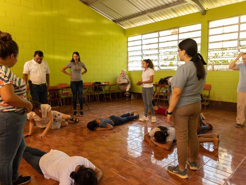 3. Entrenamiento para Primeros Auxilios y CPR. Y otras ayudas