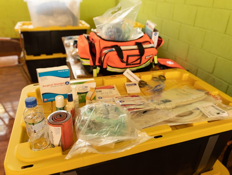 3. Entrenamiento para Primeros Auxilios y CPR. Y otras ayudas