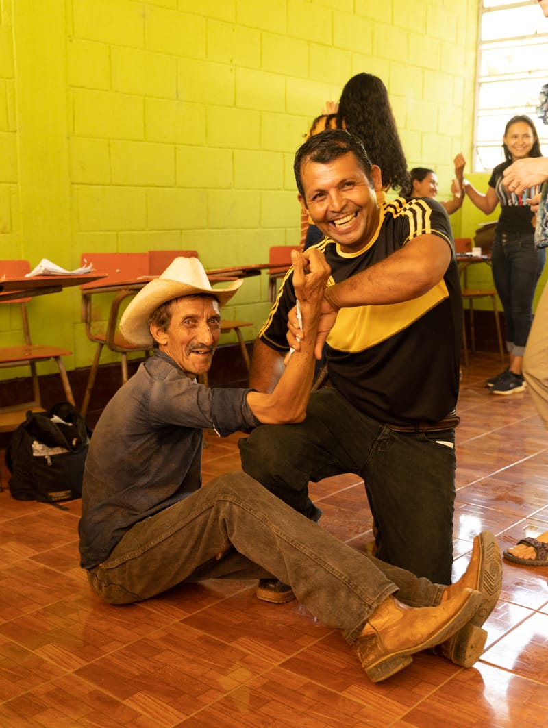 3. Entrenamiento para Primeros Auxilios y CPR. Y otras ayudas