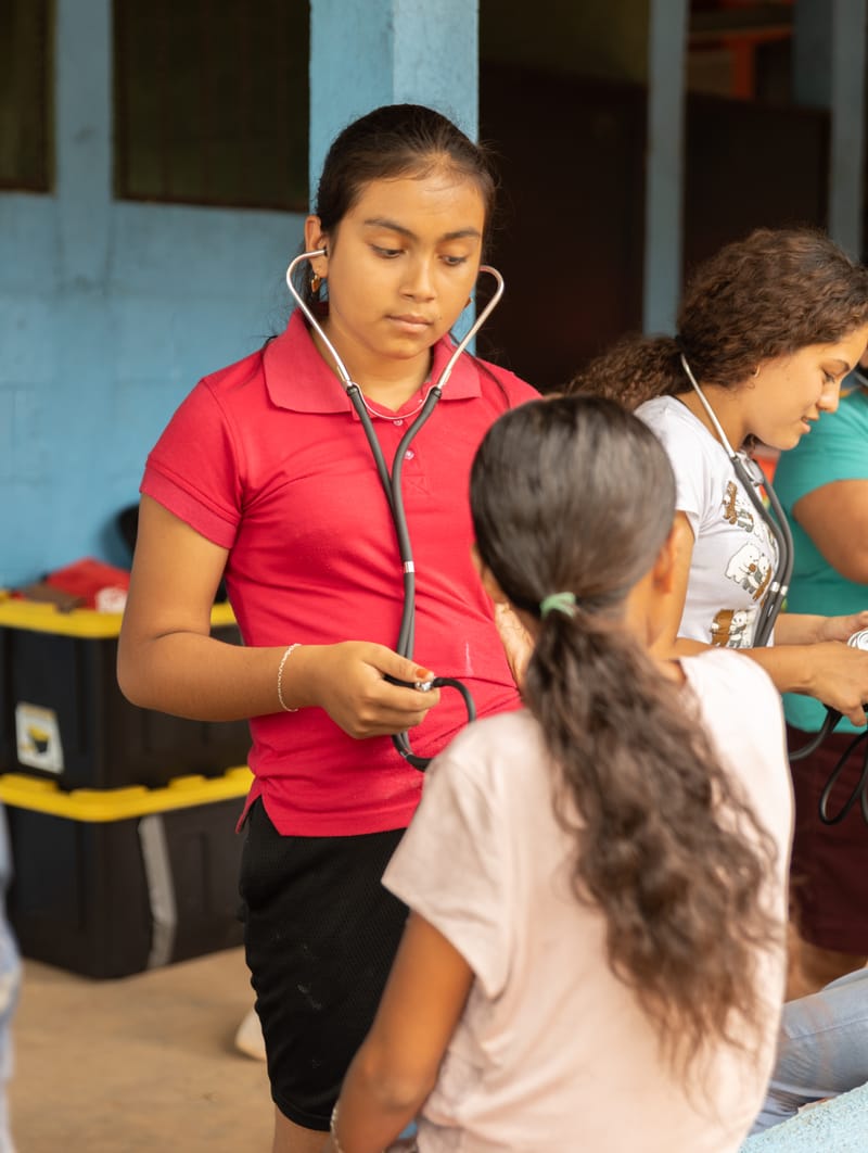 3. Entrenamiento para Primeros Auxilios y CPR. Y otras ayudas