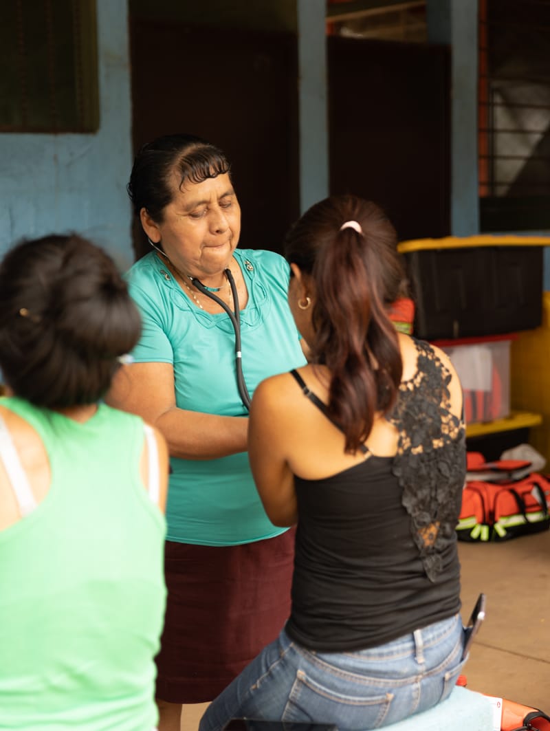 3. Entrenamiento para Primeros Auxilios y CPR. Y otras ayudas