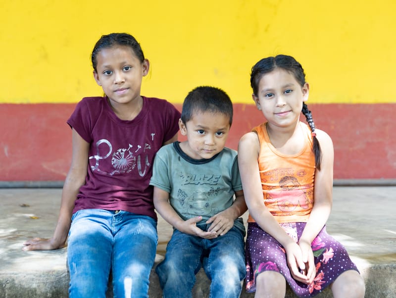 4. ROSTROS Y LUGARES PARA NO OLVIDAR