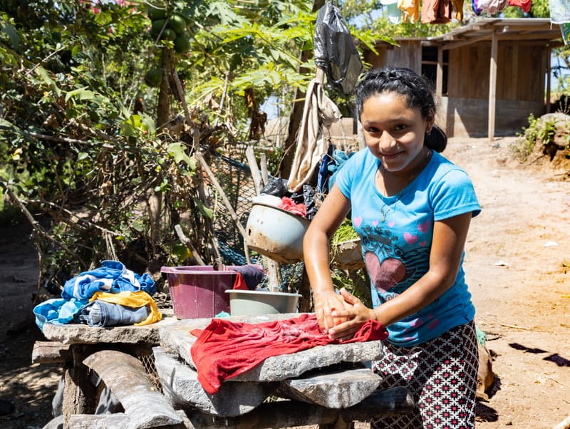 4. ROSTROS Y LUGARES PARA NO OLVIDAR