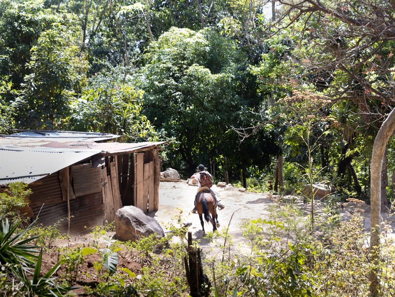 4. ROSTROS Y LUGARES PARA NO OLVIDAR