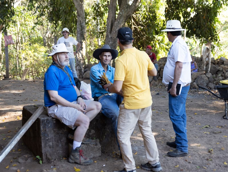 4. ROSTROS Y LUGARES PARA NO OLVIDAR