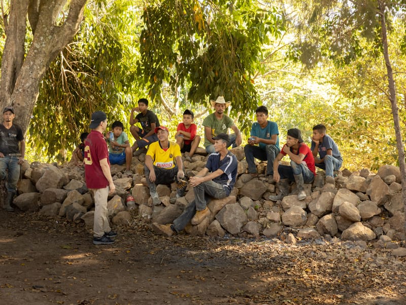 4. ROSTROS Y LUGARES PARA NO OLVIDAR