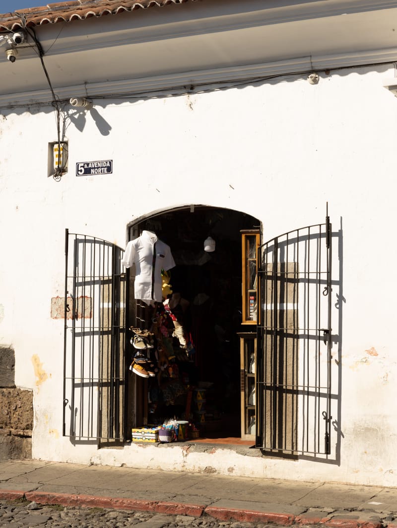 5. DESPEDIDA Y UNAS HORAS EN ANTIGUA