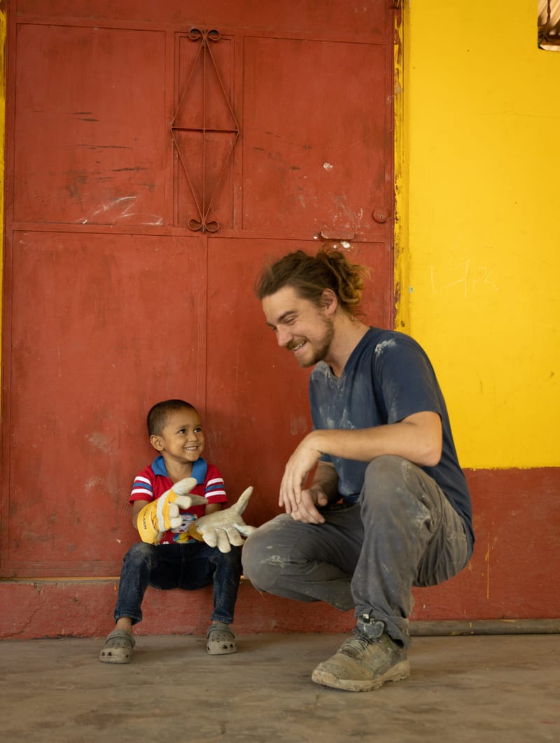 4. ROSTROS Y LUGARES PARA NO OLVIDAR