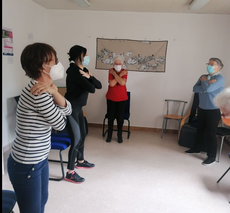 Une séance d'activité physique adaptée avec Dorine