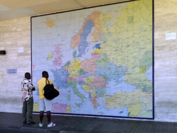 25 anni di immigrazione a Ravenna. Alla biblioteca Oriani una mostra con le foto di Maurizio Masotti