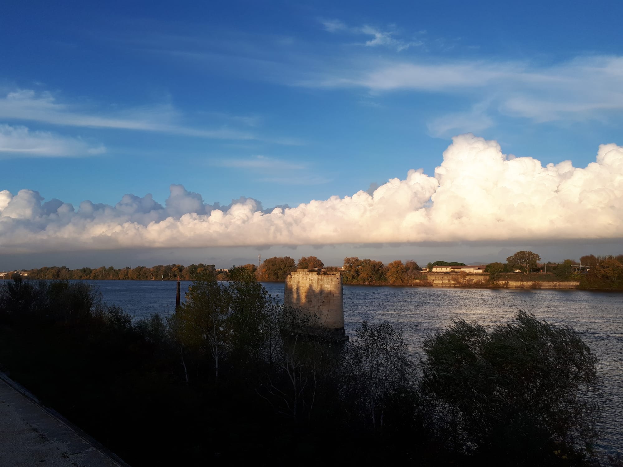 Le long du fleuve côté Trinquetaille