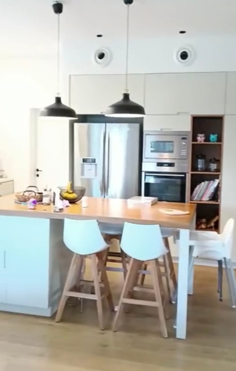 סטיילינג לצילומים למעצבת ענת יהב | עין ורד