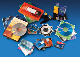 DISPOSITIVOS DE ALMACENAMIENTO image