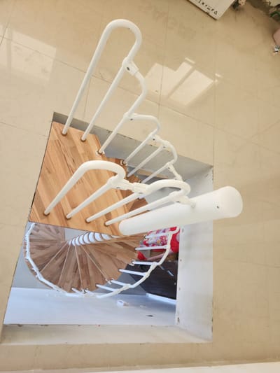 יבוא והרכבת מדרגות בפרו פיגום