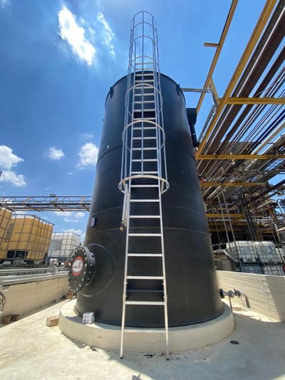 הרכבת סולם קבוע על סילו