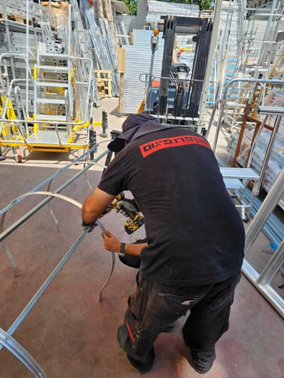 דרוש עובד עם ידיים טובות