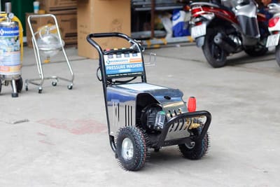 May rua xe chuyen nghiep