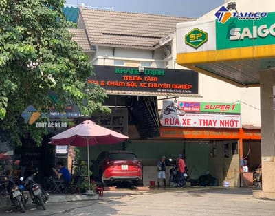 Bi mat thanh cong khi mo tiem cham soc xe oto