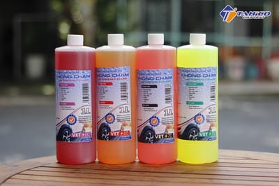 Dung dich nuoc rua xe khong cham