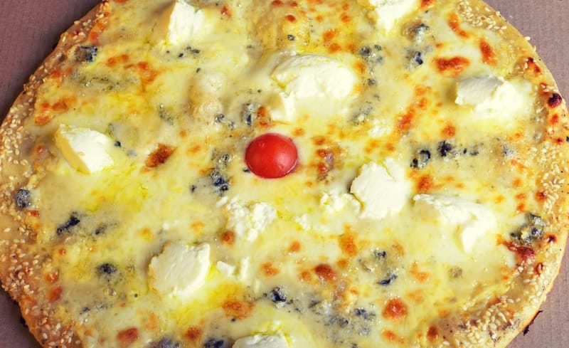 Пицца "Четыре сыра"