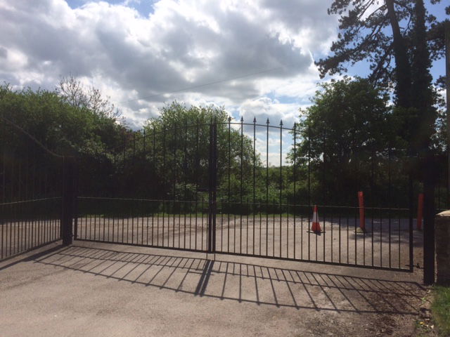 2.4 metre Ornate decorative driveway gates