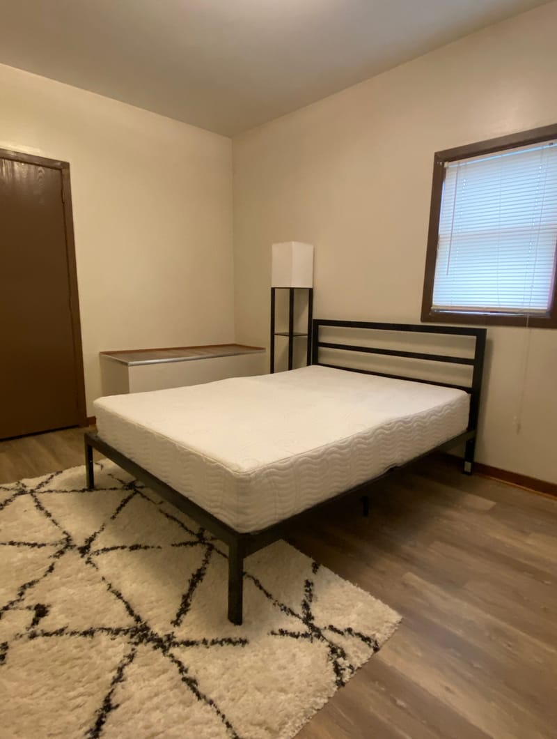 One Bedroom Apartments on Grand Avenue