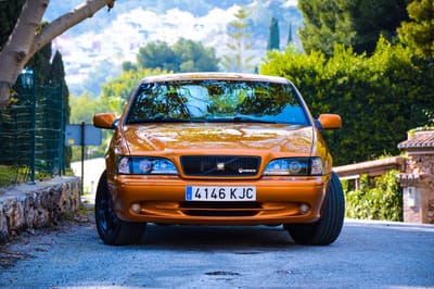 4. Dealer in Cars image