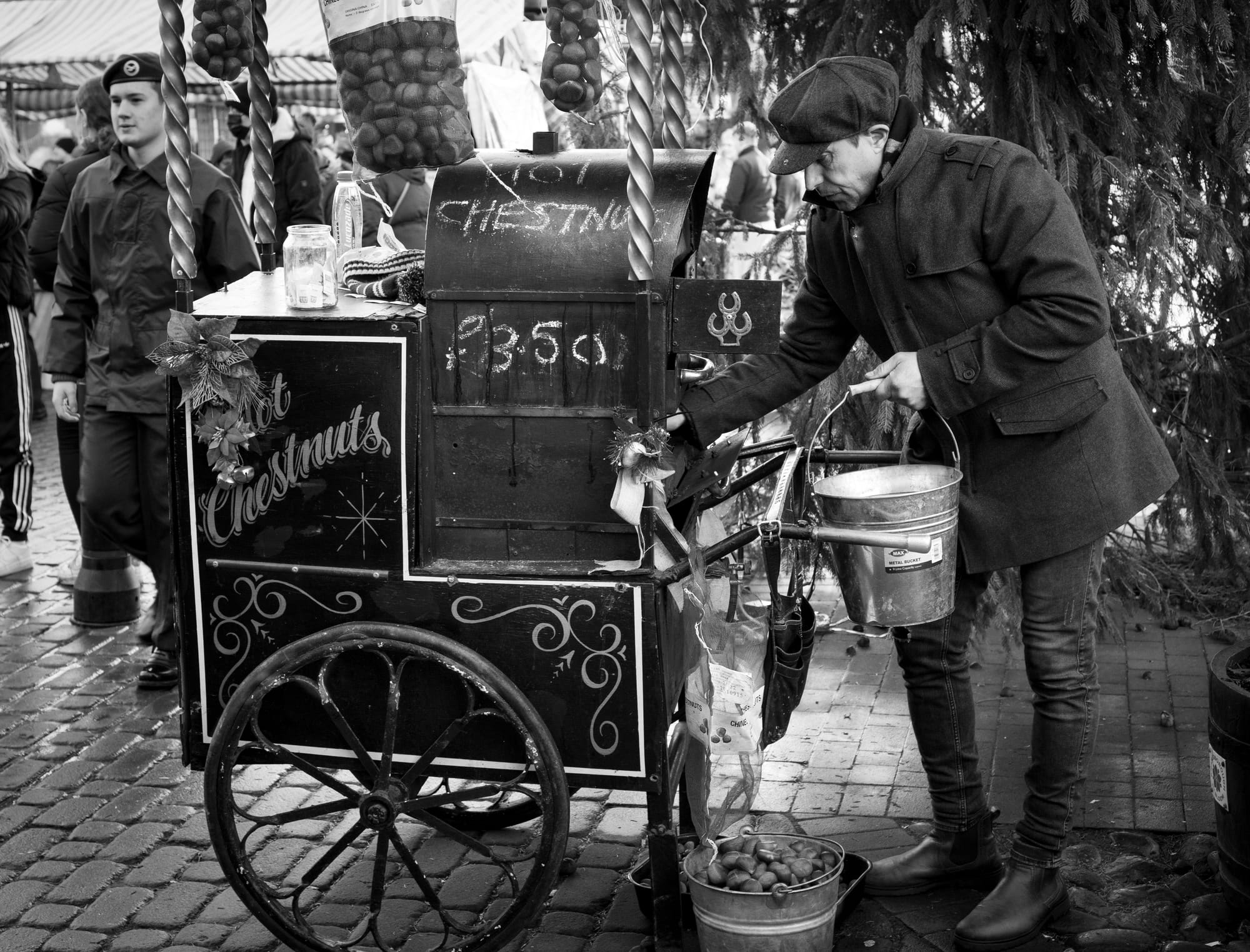 CHESTNUT SELLER - KNARESBOROUGH, YORKSHIRE