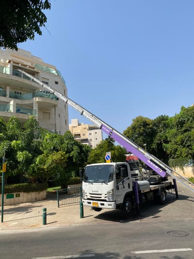 מנוף הרמה ברמת השרון