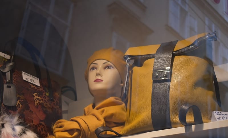 Hüte und weitere Mode