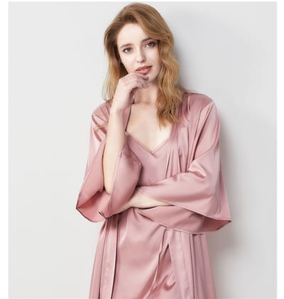 Une collection de pyjamas sexy en soie pour femmes les plus confortables pour l'été