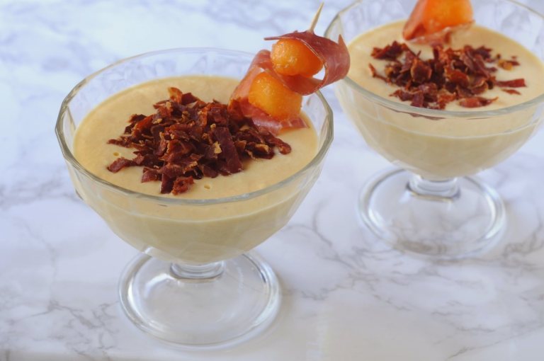 Mousse di Melone con Croccante di Prosciutto Bazzone