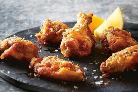 Hot & Crispy chicken wings served with home made secret sauce!!