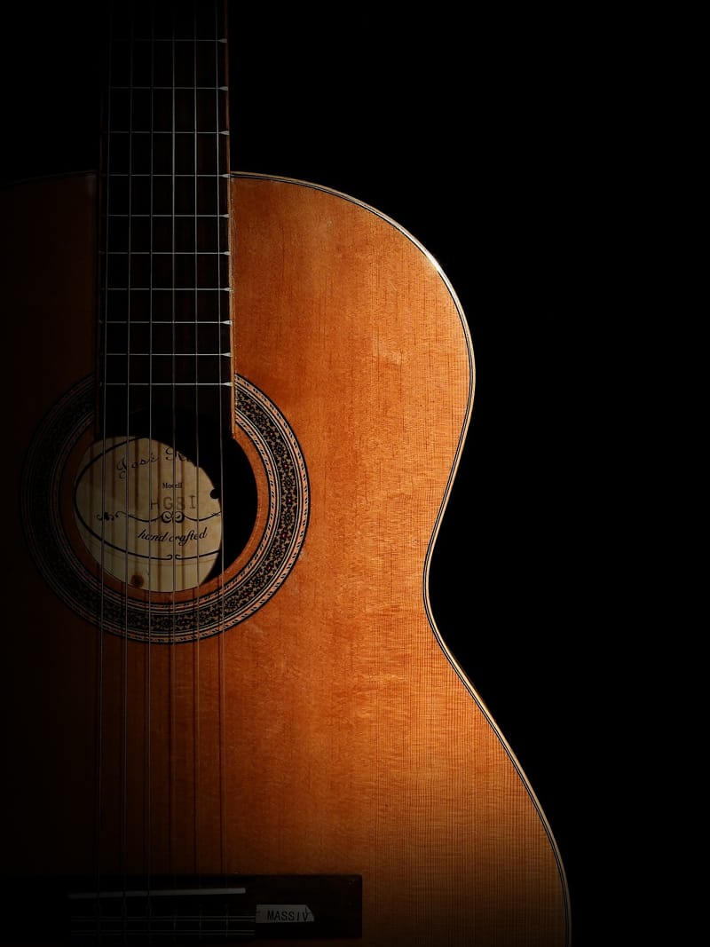 VENDA DE INSTRUMENTOS MUSICAIS E ACESSÓRIOS