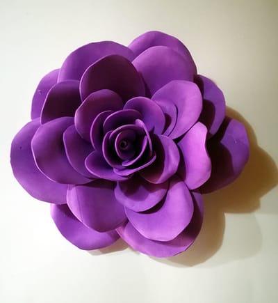 Rosa de goma eva en color  lila
