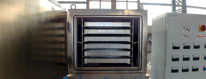 VACUUM DRYERS FOR SPECIAL APPLICATIONS