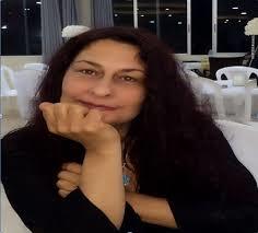 المرأة في المقاهي الثقافية