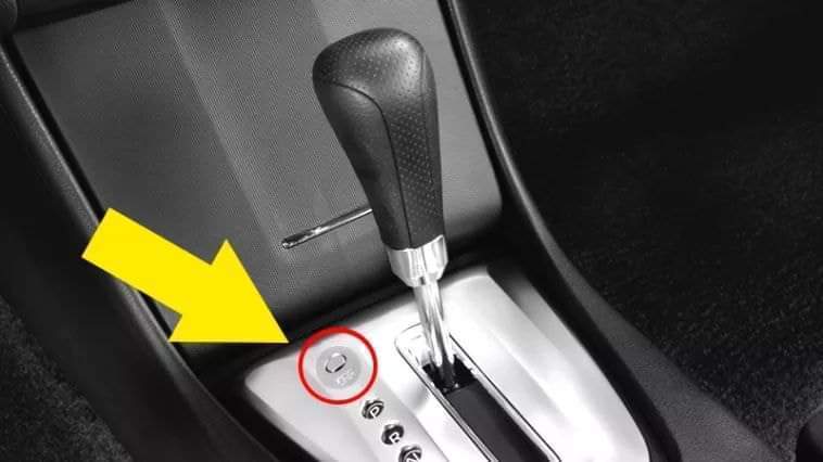 تعرّف على دور قفل عصا السرعات (ناقل الحركة التوماتيك) Shift Lock
