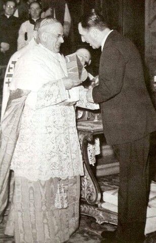 CONFLICTO CON LA IGLESIA CATÓLICA