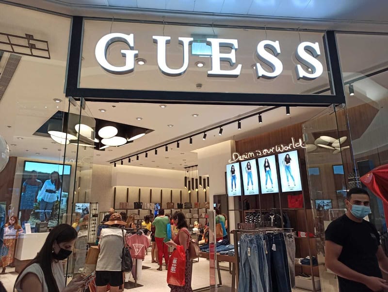 גרנד קניון: פתיחה חגיגית למותג האופנה GUESS