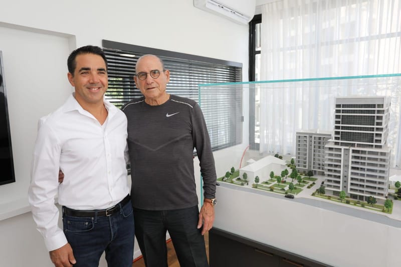 Yaffa Nof 120 - Zeevi Park: Laying the cornerstone