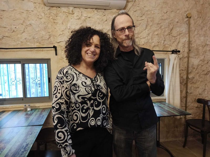 Kibbutz Galuyot 91: In the kibbutz and in the tavern