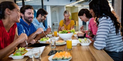 CONHEÇA OS CARTÕES DA VR BENEFÍCIOS E SEUS BENEFÍCIOS PARA SUA EMPRESA